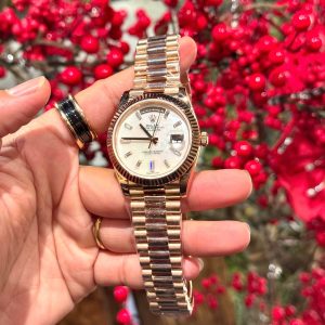 Rolex Chế Tác Mặt Khảm Trai Tự Nhiên Cọc Số Moissanite Bọc Vàng Day-Date GMF 40mm (8)