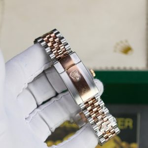 Rolex DateJust 126331 Replica 11