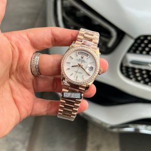 Rolex Day-Date Mặt MOP Tinh Chỉnh Trọng Lượng Viền Độ Kim Cương Moissanite QF 36mm (2)