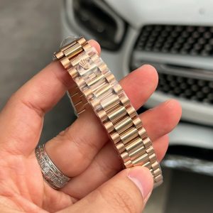 Rolex Day-Date Mặt MOP Tinh Chỉnh Trọng Lượng Viền Độ Kim Cương Moissanite QF 36mm (2)