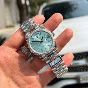 Rolex Rep 11 Day-Date Mặt Xanh Băng Trọng Lượng 158 Gram Viền Đính Kim Cương Moissanite QF 36mm (2)