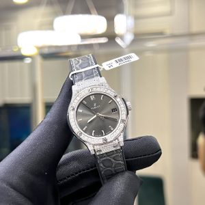 Hublot Classic Fusion Nữ Mặt Xám Chế Tác Kim Cương Moissanite Hong Kong 33mm (2)