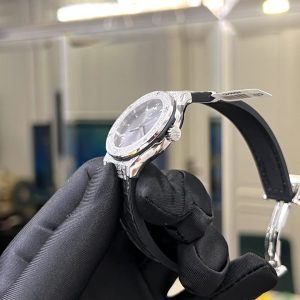 Hublot Classic Fusion Nữ Mặt Xám Chế Tác Kim Cương Moissanite Hong Kong 33mm (2)