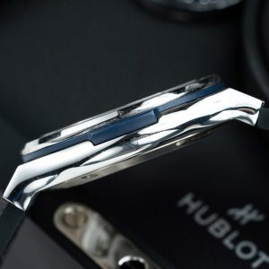 Đồng Hồ Hublot Classic Fusion Titanium Rainbow Độ Viền Đá Quý Nhân Tạo Chế Tác 42mm (8)