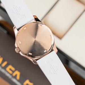 Đồng Hồ Patek Philippe Aquanaut 5067 Đính Đá Nữ Replica Cao Cấp PPF 35 (2)
