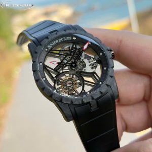 Roger Dubuis DBEX0577 Chế Tác Vỏ Carbon Bộ Chuyển Động Tourbillon Nhà Máy BBR 42mm (1)