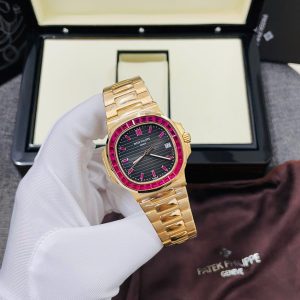 Patek Philippe Nautilus 5723 Chế Tác Bọc Vàng 18K + Ruby Tổng Hợp 40mm (2)