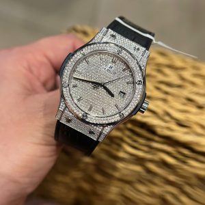 Đồng Hồ Hublot Classic Fusion Titanium Diamonds Pavé Đính Full Moissanite Hong Kong 42mm (3)