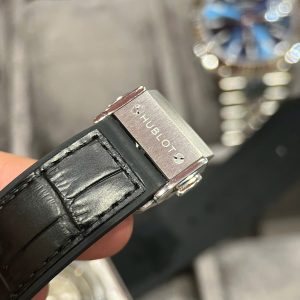 Đồng Hồ Hublot Classic Fusion Titanium Diamonds Pavé Đính Kim Moissanite Hong Kong 38mm (6)