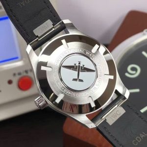 Đồng Hồ IWC Schaffhausen Pilot’s Mark XX Replica Cao Cấp Nam Dây Da Màu Đen (1)