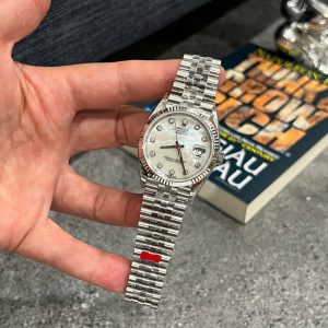Đồng Hồ Rolex DateJust 126234 Chế Tác Mặt Xà Cừ Tự Nhiên Đính Moissanite Xưởng VS Rep 11 36mm (6)