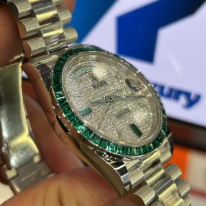 Rolex Day-Date Replica Cao Cấp Đính Kim Cương Tổng Hợp Nặng 200 Gram 40mm (1)