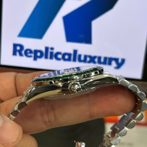 Rolex Day-Date Replica Cao Cấp Đính Kim Cương Tổng Hợp Nặng 200 Gram 40mm (1)