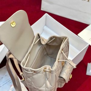 Ba Lô Dior Caro Mini Màu Hồng Nhạt Like Auth 18cm (2)