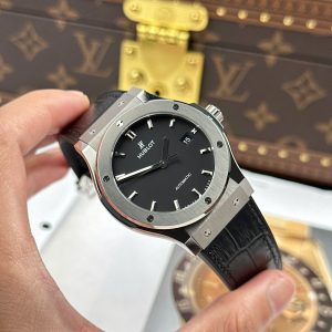 Hublot Classic Fusion Titanium Chế Tác Màu Đen Trọng Lượng 84 Gram Nhà Máy JJZ 42mm (2)