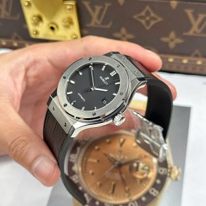Hublot Classic Fusion Titanium Chế Tác Màu Đen Trọng Lượng 84 Gram Nhà Máy JJZ 42mm (2)