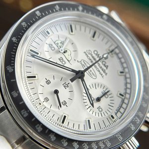 Omega Speedmaster Apollo 13 Silver Snoopy Dây Kim Loại Replica Cao Cấp Xưởng OM 42mm (2)