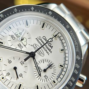 Omega Speedmaster Apollo 13 Silver Snoopy Dây Kim Loại Replica Cao Cấp Xưởng OM 42mm (2)