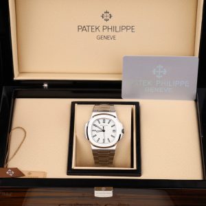 Patek Philippe Nautilus 5711 Replica Cao Cấp Mặt Trắng Máy Khắc Nhà Máy BBF 40mm (1)