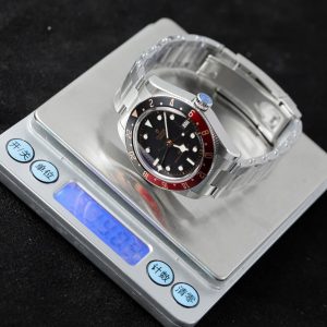 Tudor Black Bay GMT Mặt Đen Máy Cơ Thụy Sỹ Replica Cao Cấp Nhà Máy ZF 39mm (2)