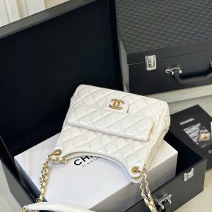 Túi Xách Nữ Chanel Hobo Like Auth Màu Trắng Khóa Vàng 22cm (2)