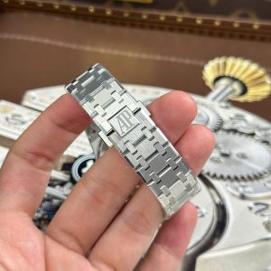 Audemars Piguet Replica Cao Cấp Royal Oak 15450 Mặt Xanh Dương Dây Kim Loại Nhà Máy ZF 37mm (2)