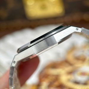 Audemars Piguet Royal Oak Jumbo Extra-thin Openworked 16204 Replica 11 Mặt Lộ Cơ Màu Trắng Nhà Máy ZF 39mm (2)