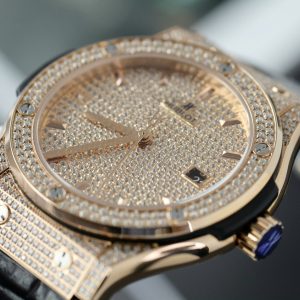 Hublot Classic Fussion King Gold Replica Cao Cấp Đính Full Kim Cương Moissanite 42mm (2)