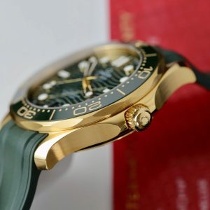 Omega Seamaster Diver 300M Replica 11 Màu Xanh Lá Cây Nhà Máy VS 42mm (2)