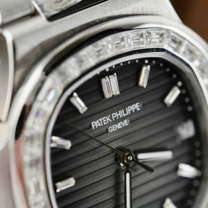 Patek Philippe Nautilus 5723 Mặt Xám Replica 11 Độ Kim Cương Moissanite Baguette 40mm (2)