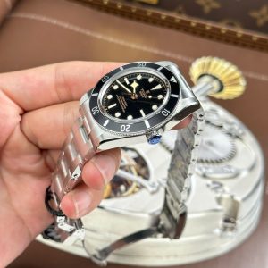 Tudor Black Bay Fifty Four Replica Cao Cấp Mặt Đen Dây Kim Loại Nhà Máy ZF 37mm (2)