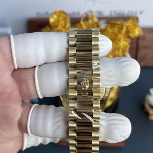 Rolex Day-Date Fake Cao Cấp Mặt Đen Nặng 210 Gram Màu Vàng Vàng Nhà Máy RC 40mm (2)