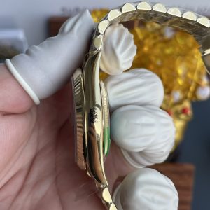 Rolex Day-Date Fake Cao Cấp Mặt Đen Nặng 210 Gram Màu Vàng Vàng Nhà Máy RC 40mm (2)