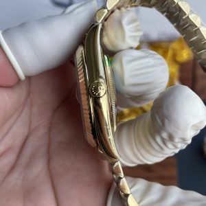 Rolex Day-Date Replica 11 Mặt Xanh Khói Nặng 210 Gram Dây Đeo President Nhà Máy RC 40mm (1)