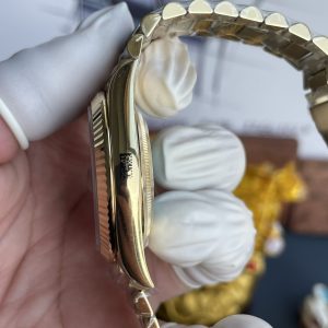 Rolex Day-Date Replica Cao Cấp Mặt Xanh Lá Cây Nặng 210 Gram Màu Vàng Vàng Nhà Máy RC 40mm (2)